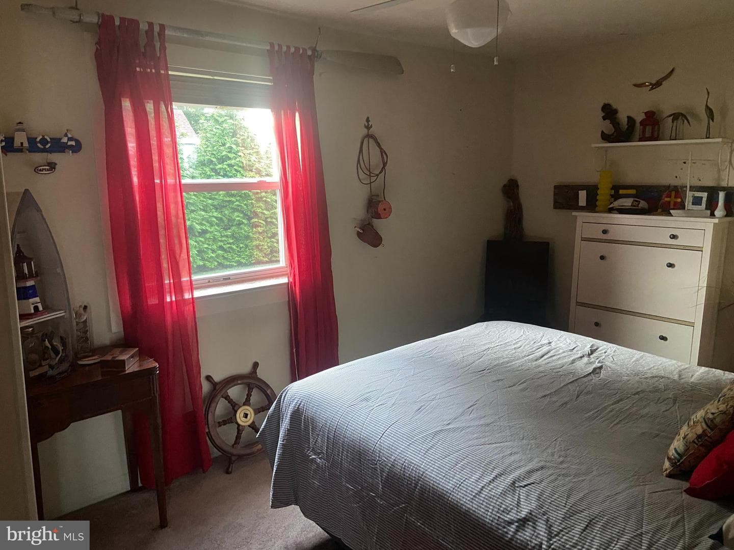 306 Riverside Drive photo 17
