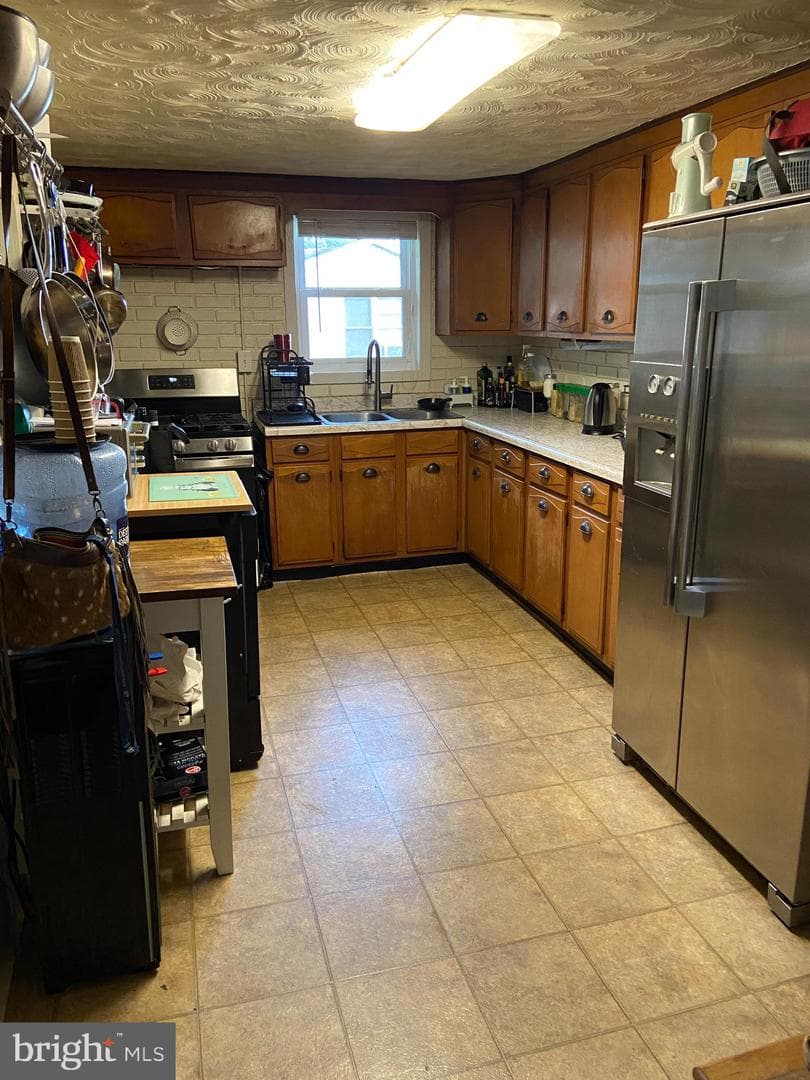 306 Riverside Drive photo 19