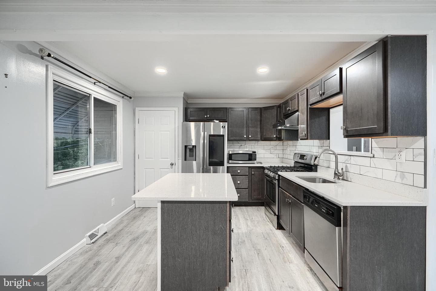 5511 Daybreak Terrace photo 11