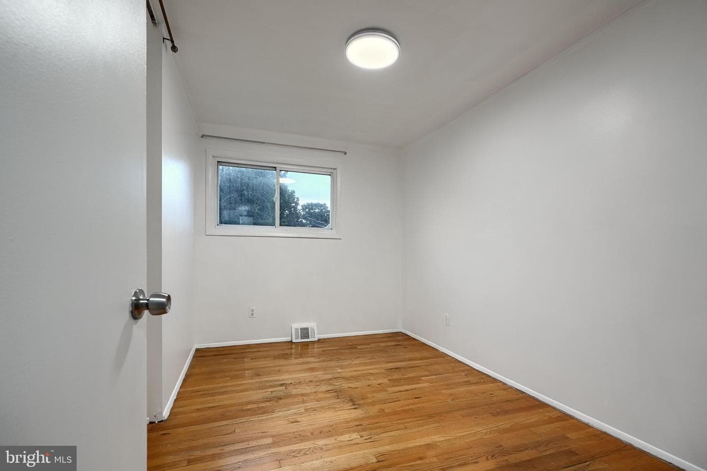 5511 Daybreak Terrace photo 16