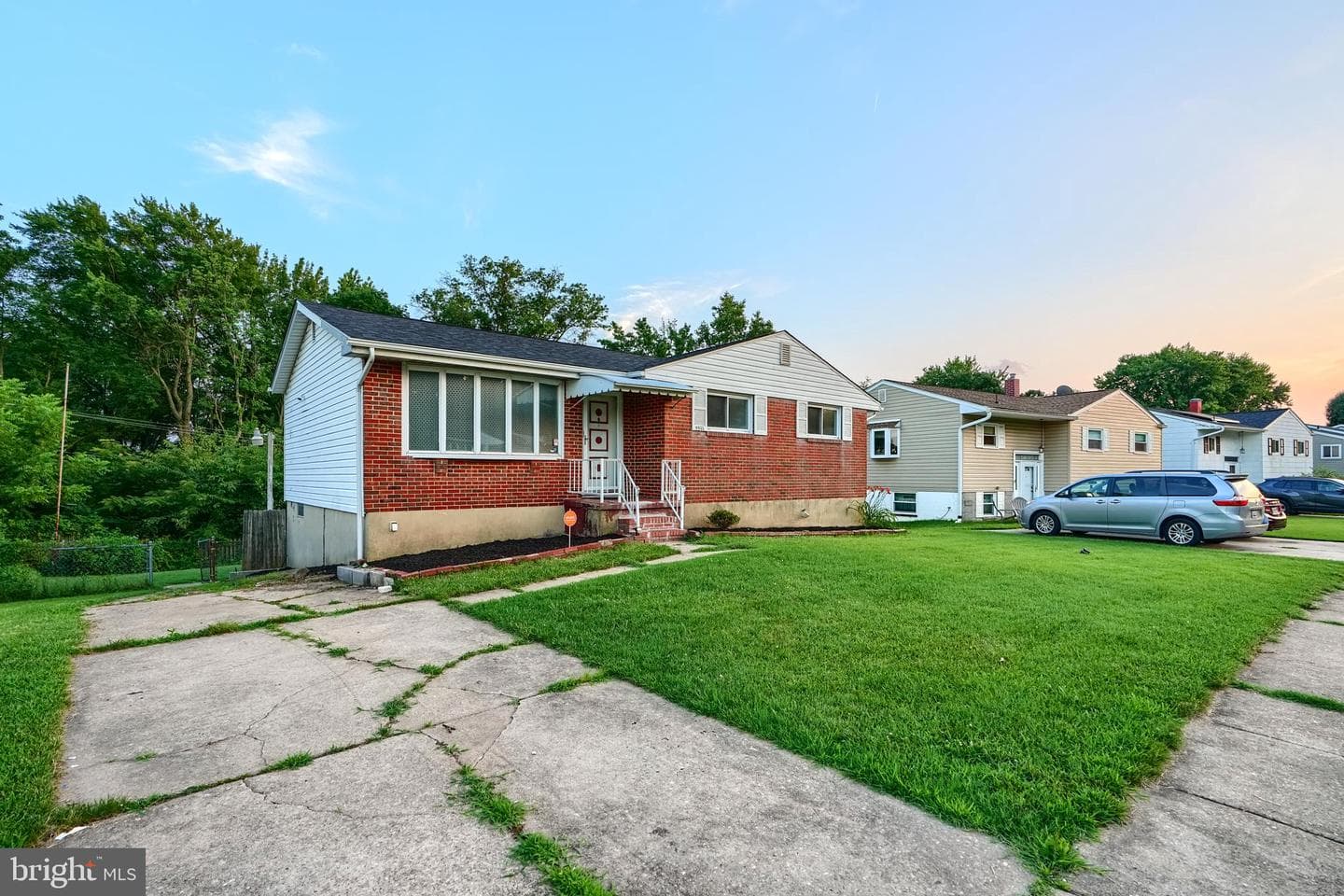 5511 Daybreak Terrace photo 2