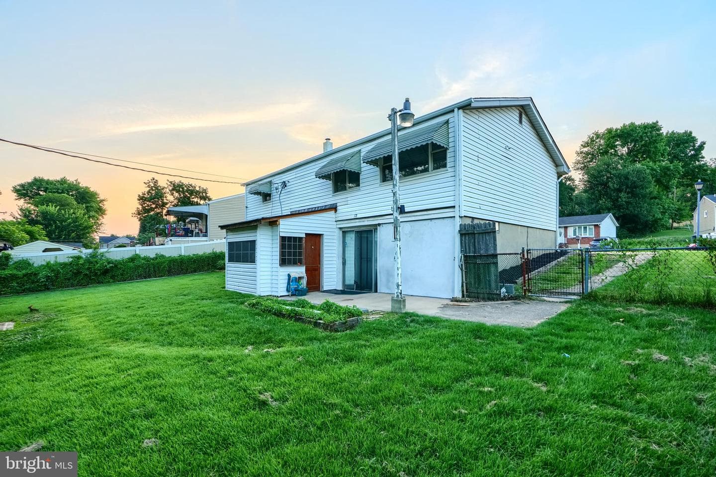 5511 Daybreak Terrace photo 38