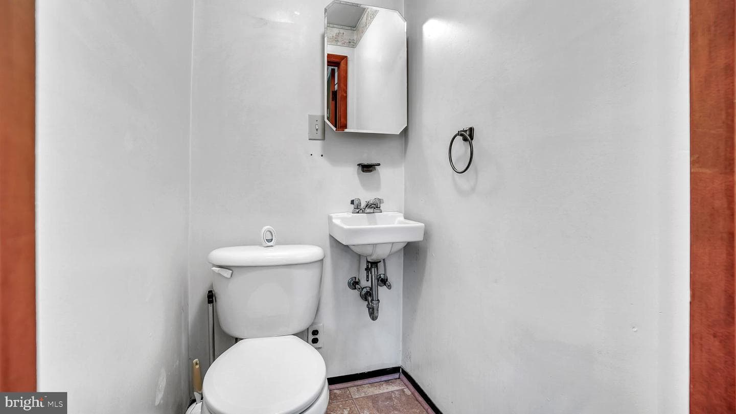 331 Clyde Avenue photo 14