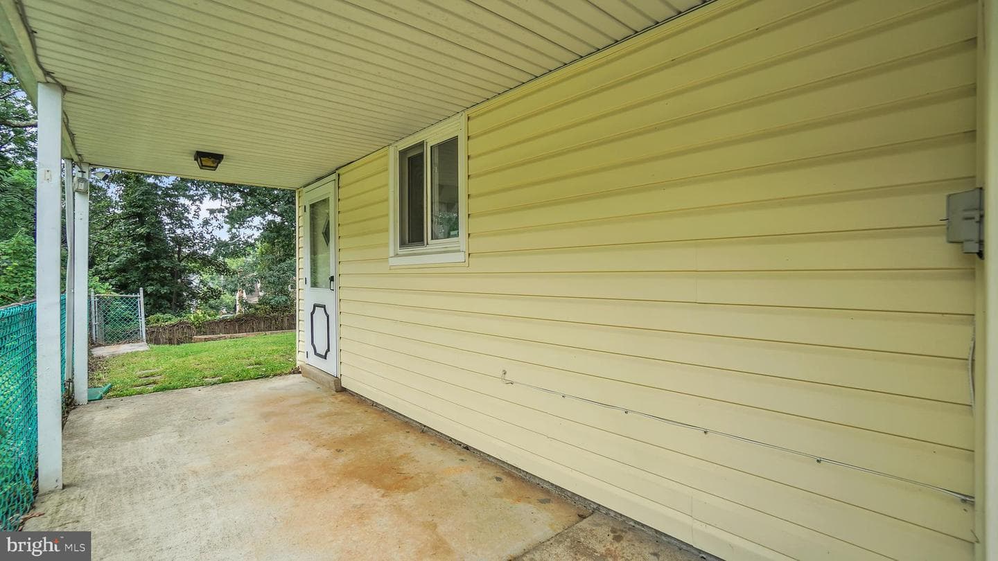 331 Clyde Avenue photo 4