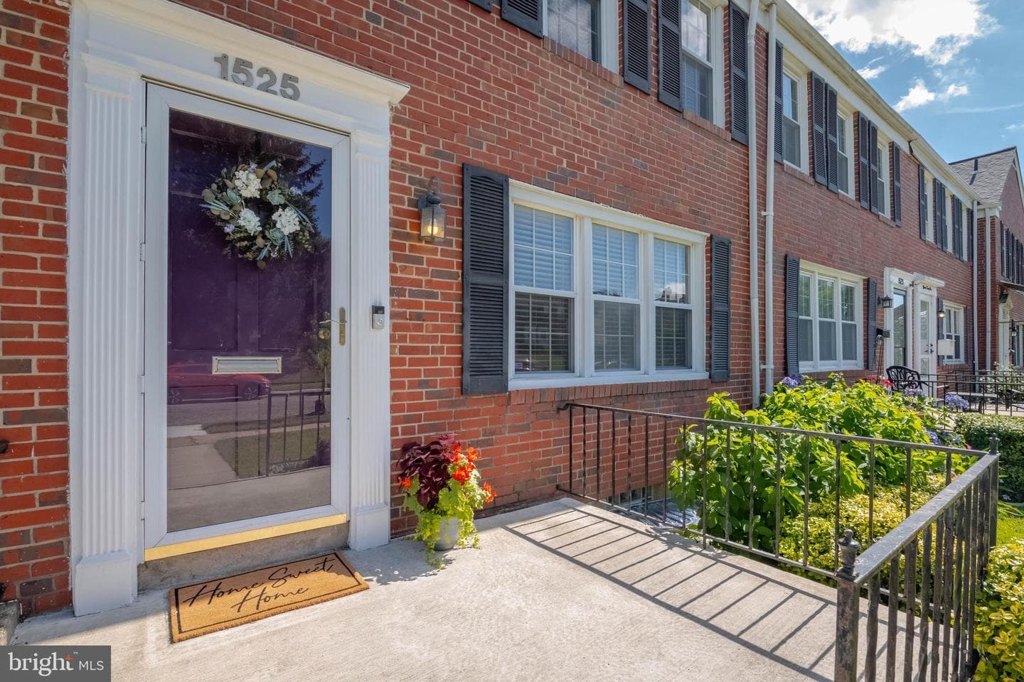 1525 Doxbury Road photo 1