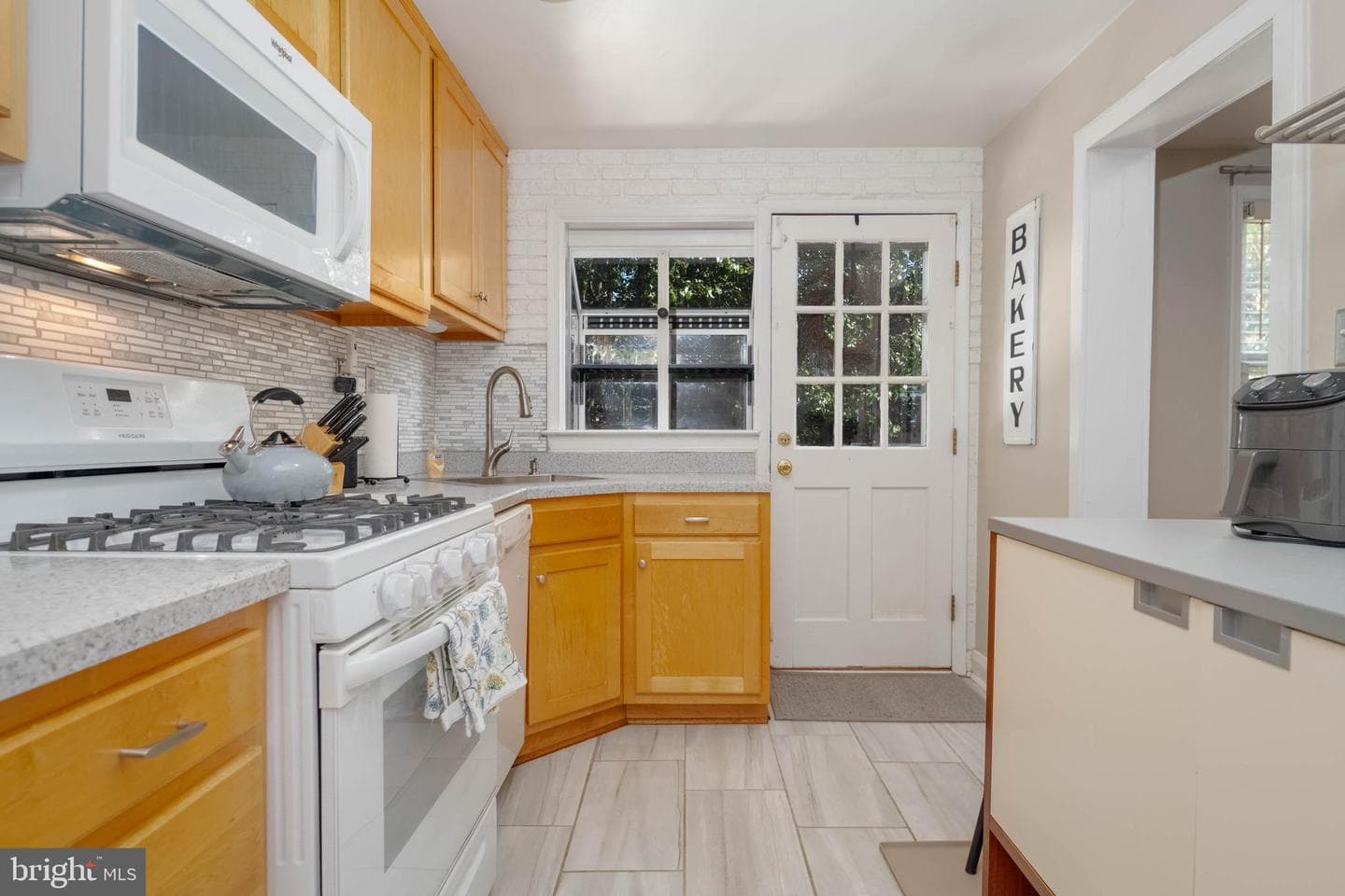 1525 Doxbury Road photo 8