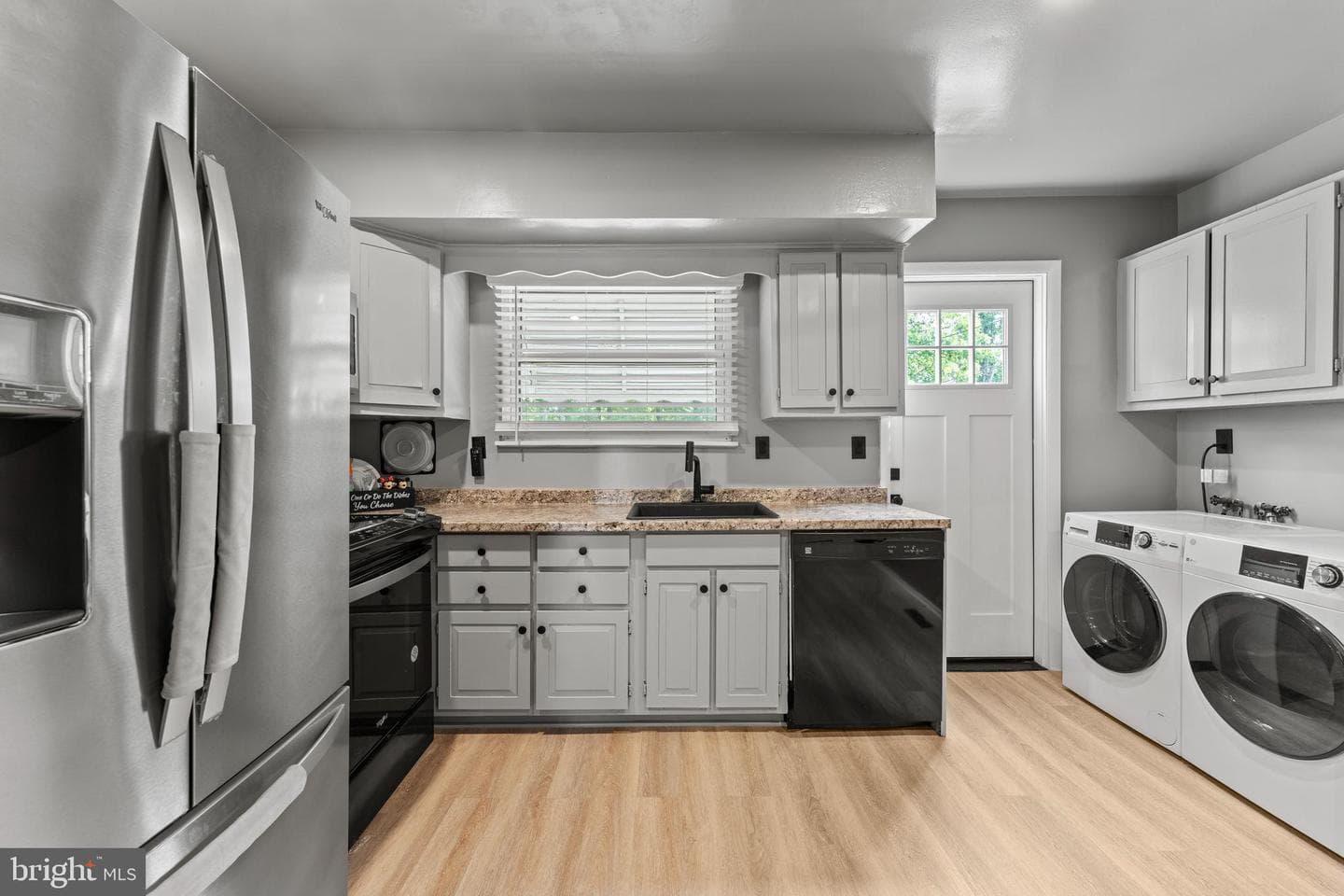 1922 Brookdale Road photo 6