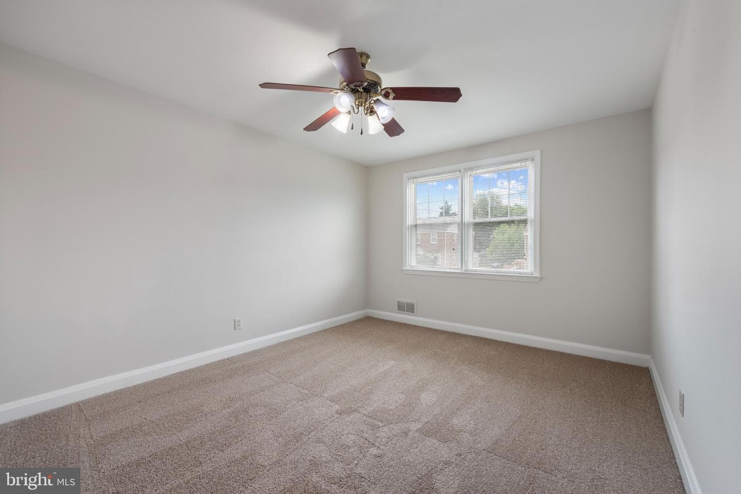 238 Medwick Garth E photo 23