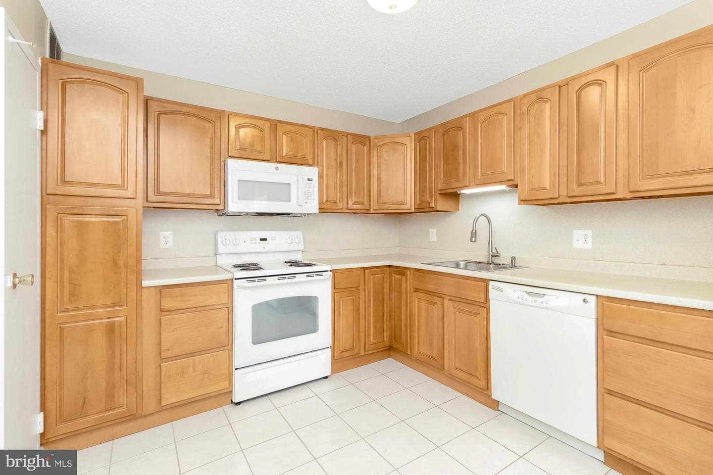205 E Joppa #2706 photo 20