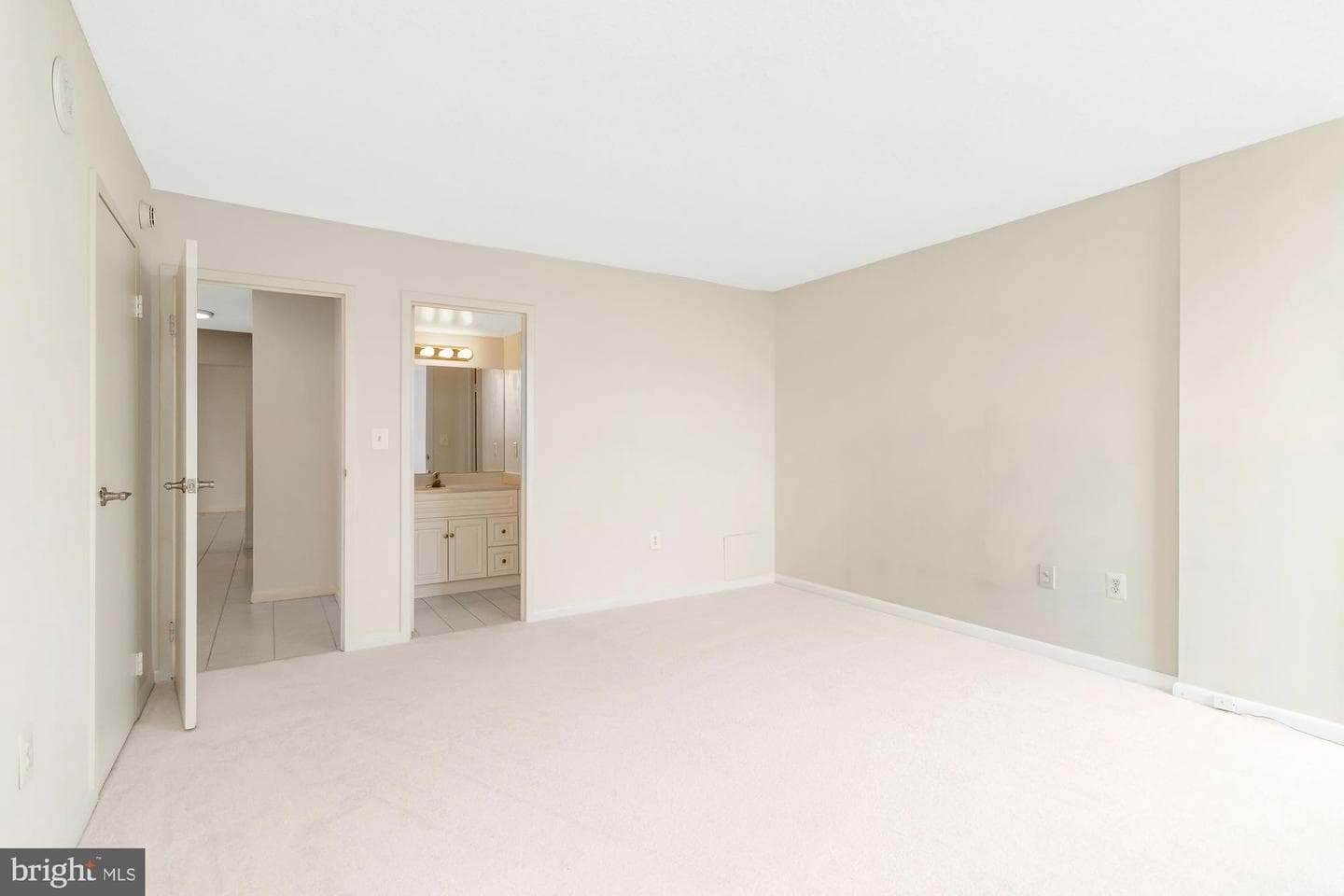 205 E Joppa #2706 photo 25
