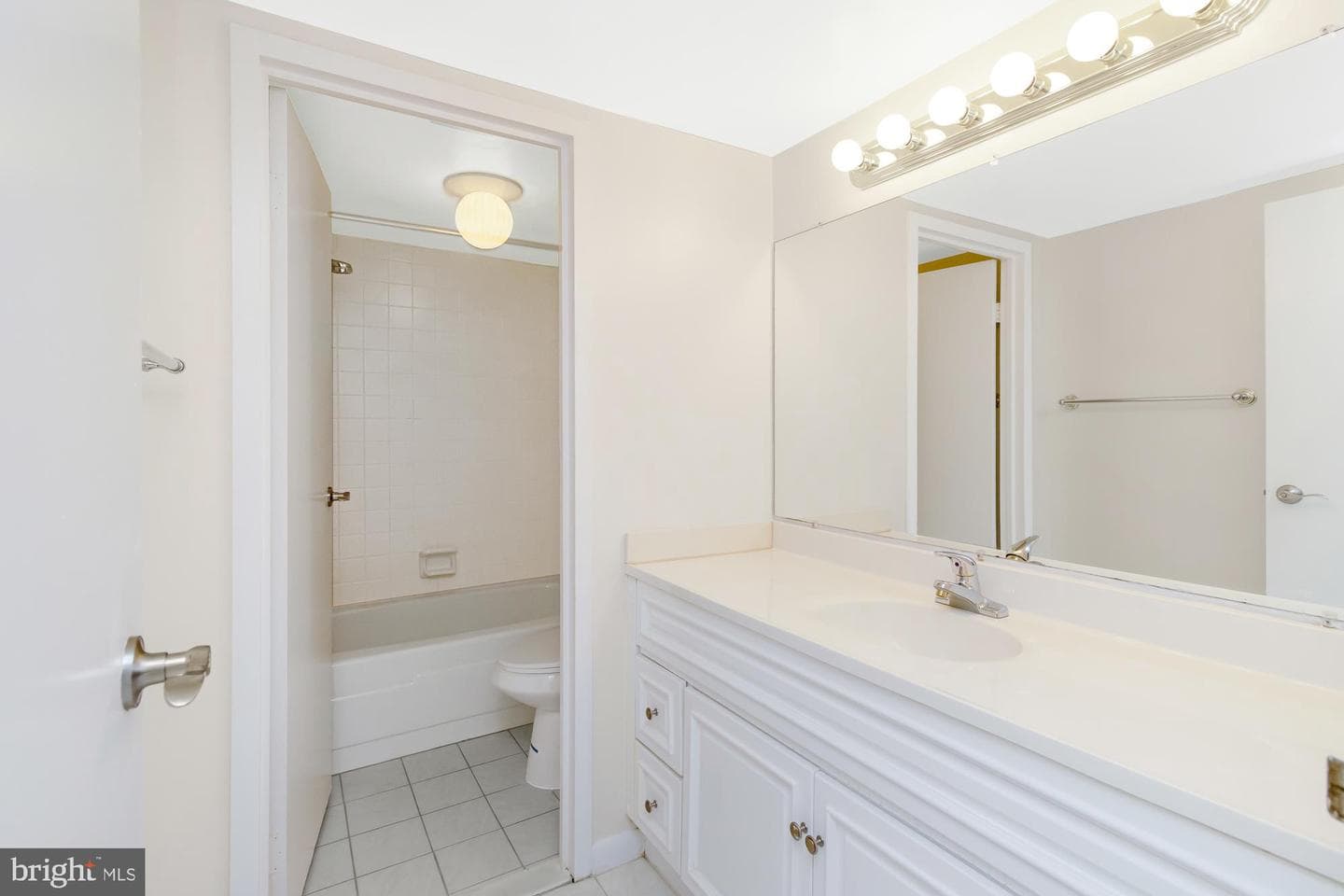 205 E Joppa #2706 photo 33