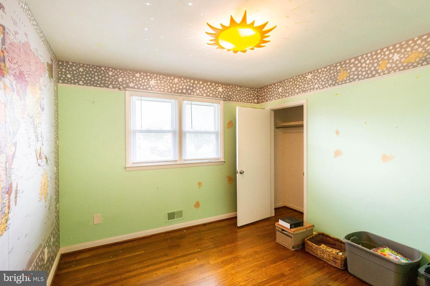 2403 Harwood photo 30