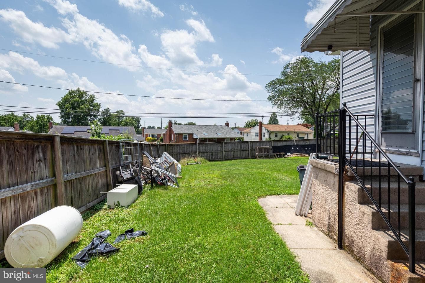 2403 Harwood photo 5