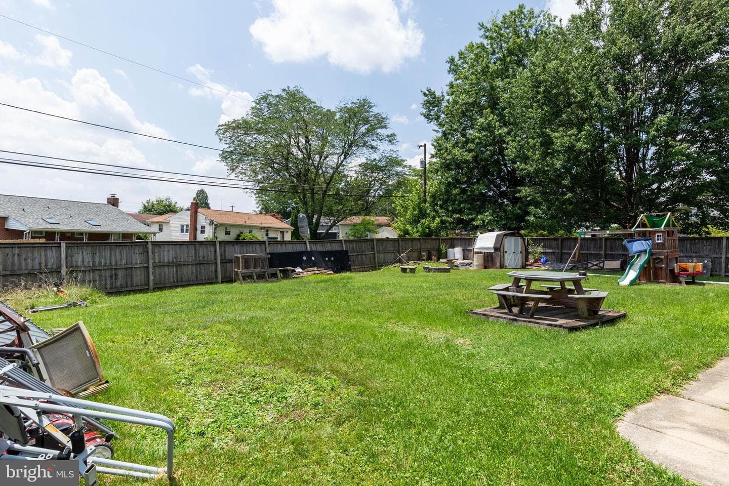 2403 Harwood photo 7