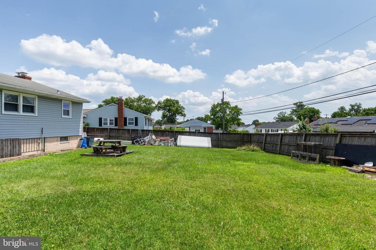 2403 Harwood photo 9