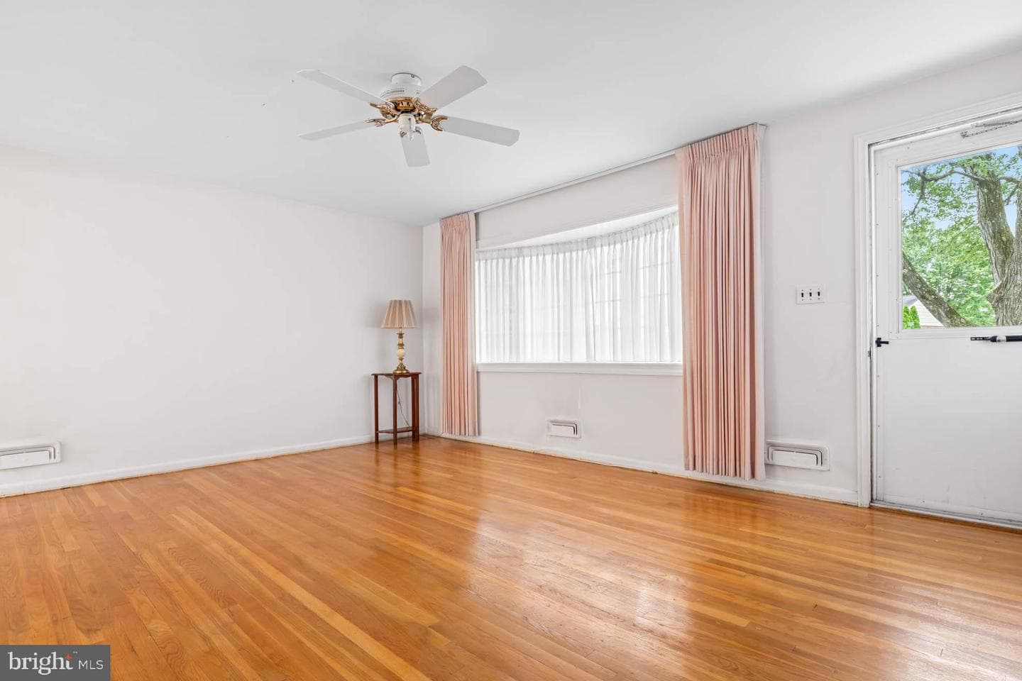 210 Rothwell Drive photo 10