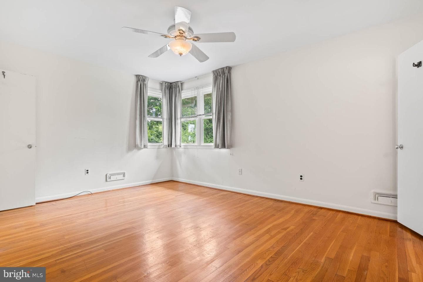 210 Rothwell Drive photo 17