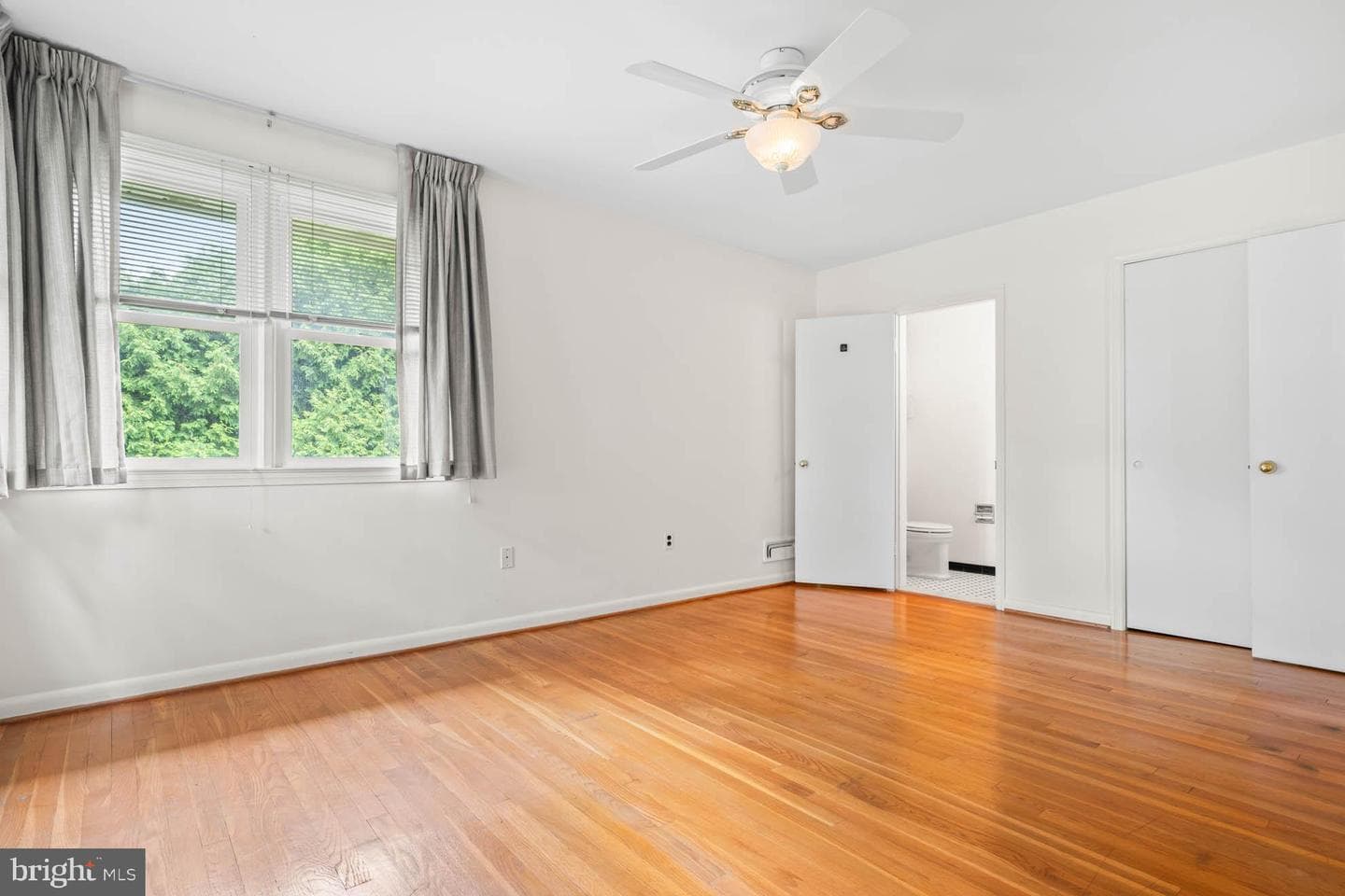 210 Rothwell Drive photo 18