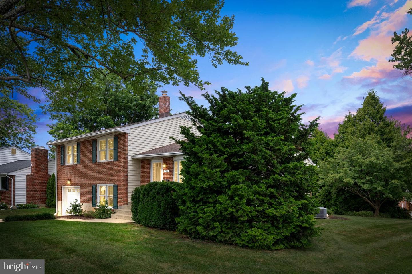 210 Rothwell Drive photo 2