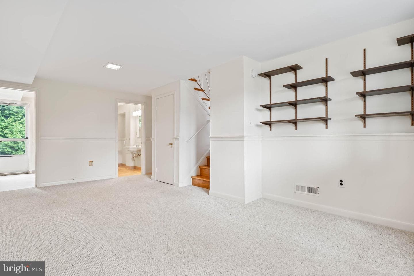 210 Rothwell Drive photo 34