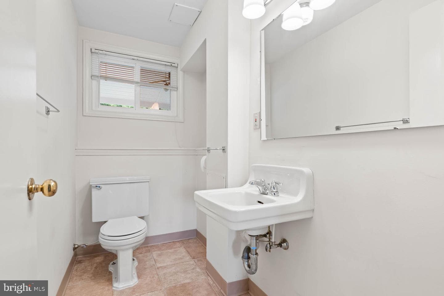 210 Rothwell Drive photo 36