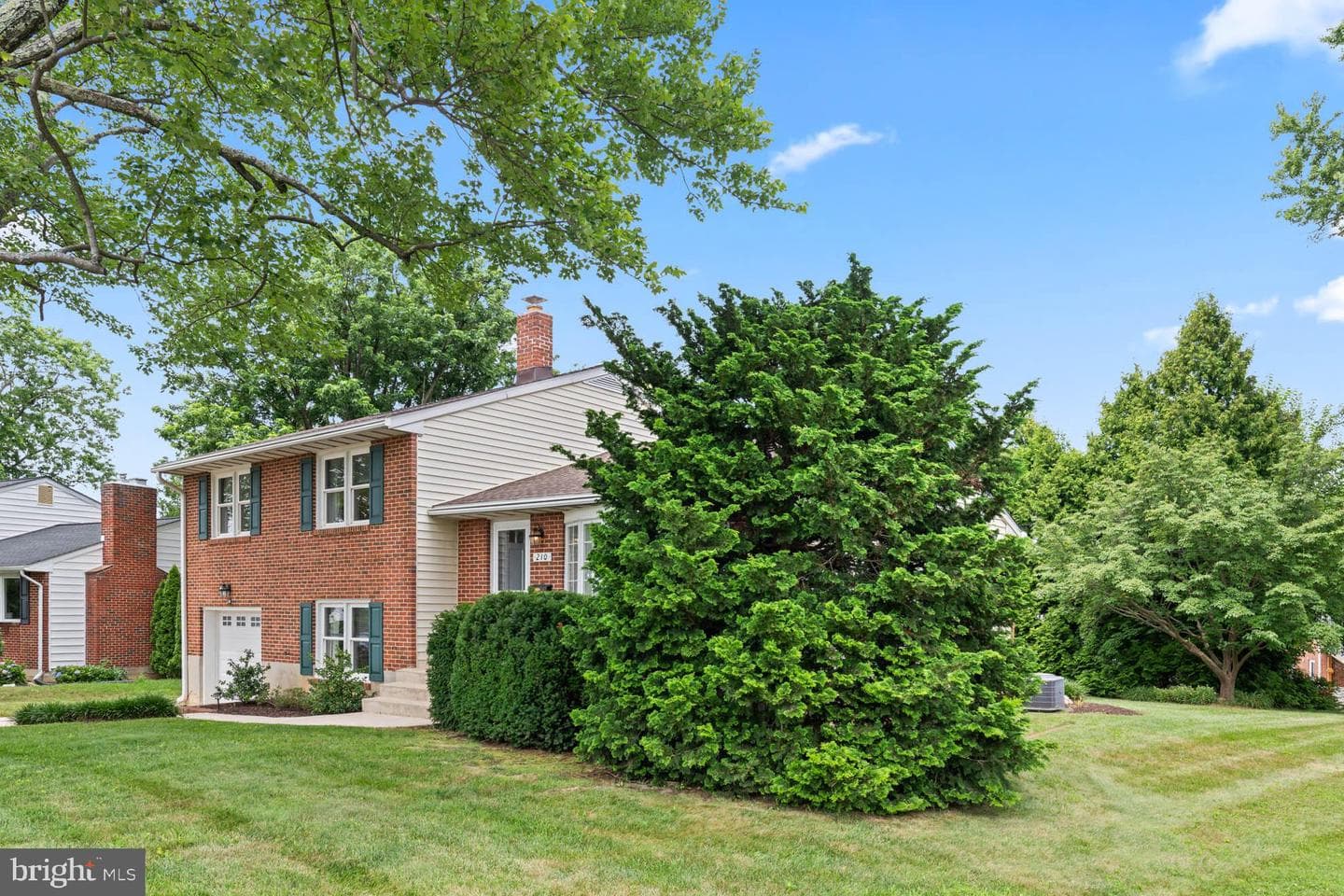 210 Rothwell Drive photo 45