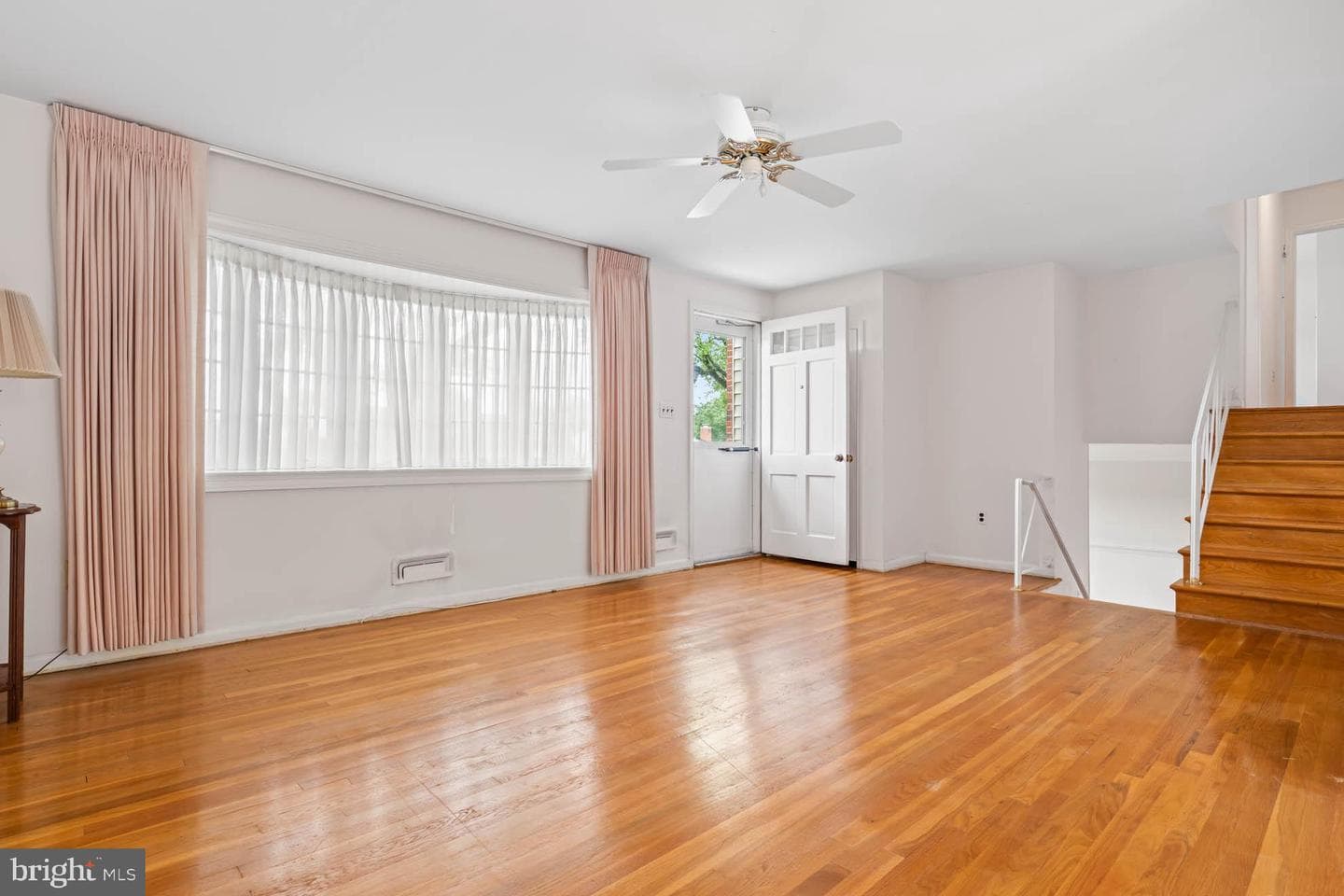 210 Rothwell Drive photo 9