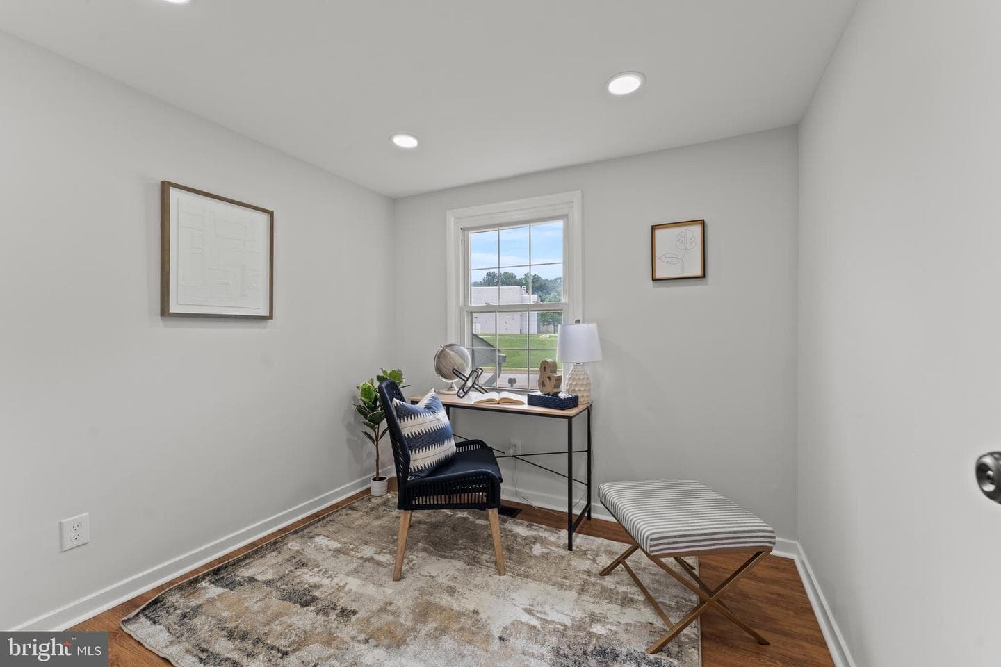 9815 Winands Road photo 18