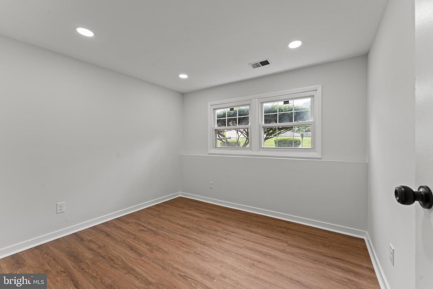 9815 Winands Road photo 27