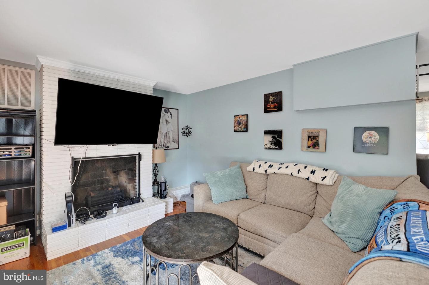 7514 Far Hills Drive photo 3