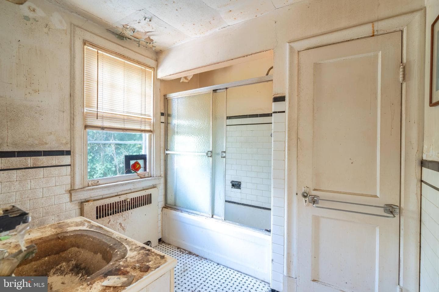 227 Clarendon Avenue photo 10