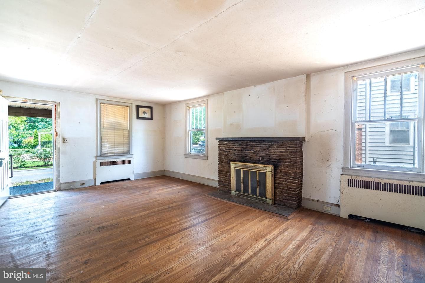 227 Clarendon Avenue photo 5