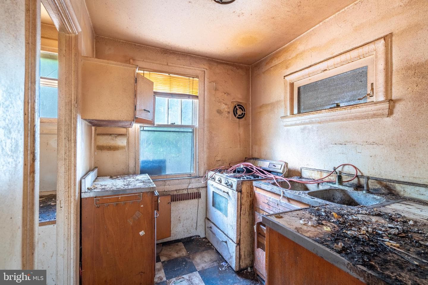 227 Clarendon Avenue photo 8