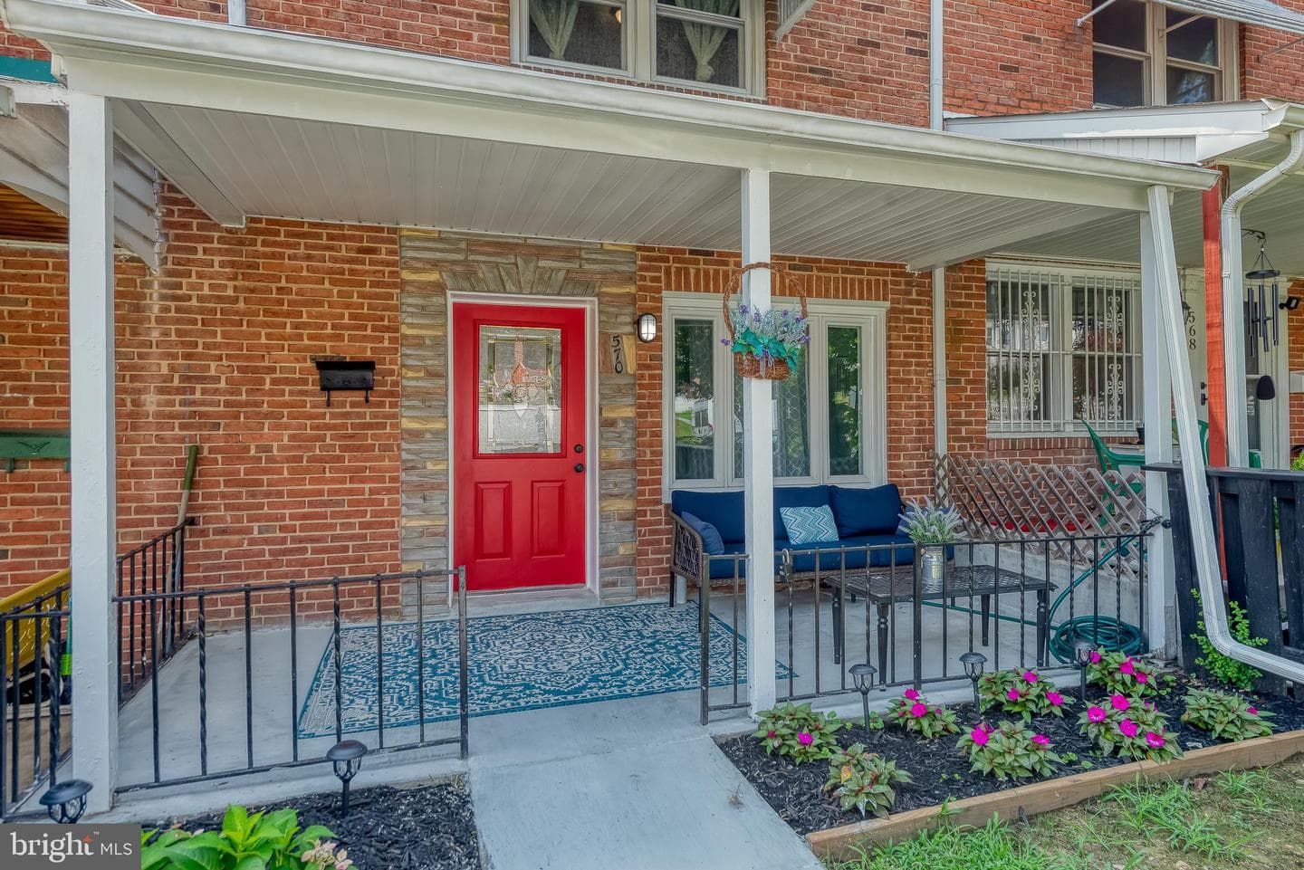 570 47th Street photo 2