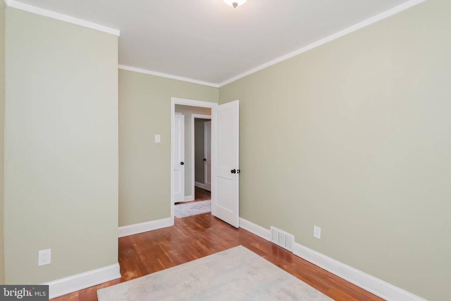 570 47th Street photo 22