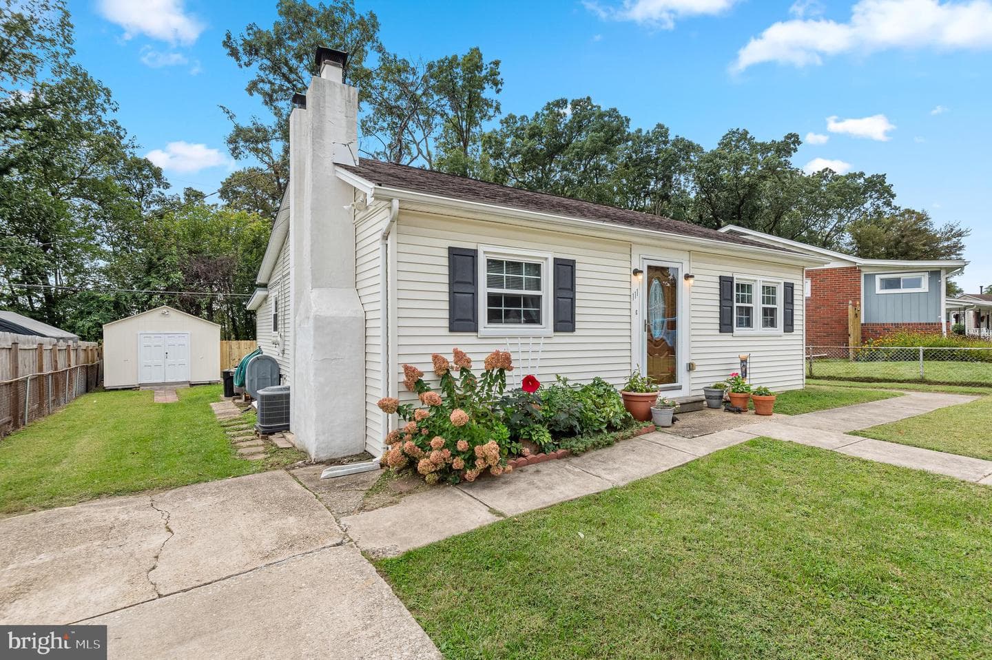111 Compass Road photo 2