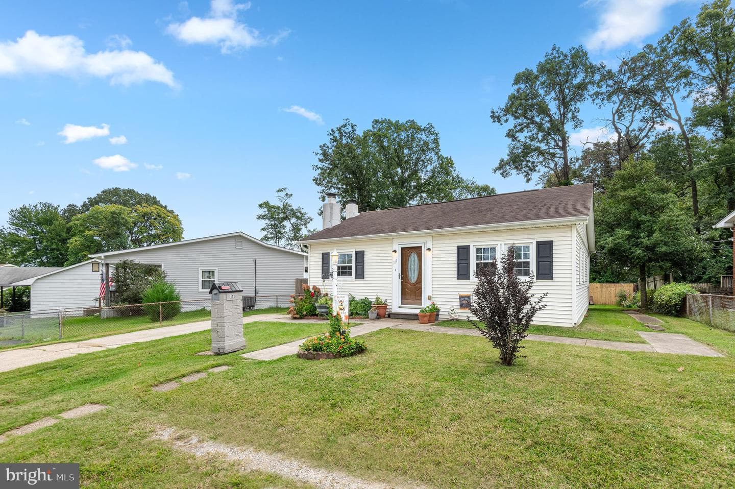 111 Compass Road photo 3