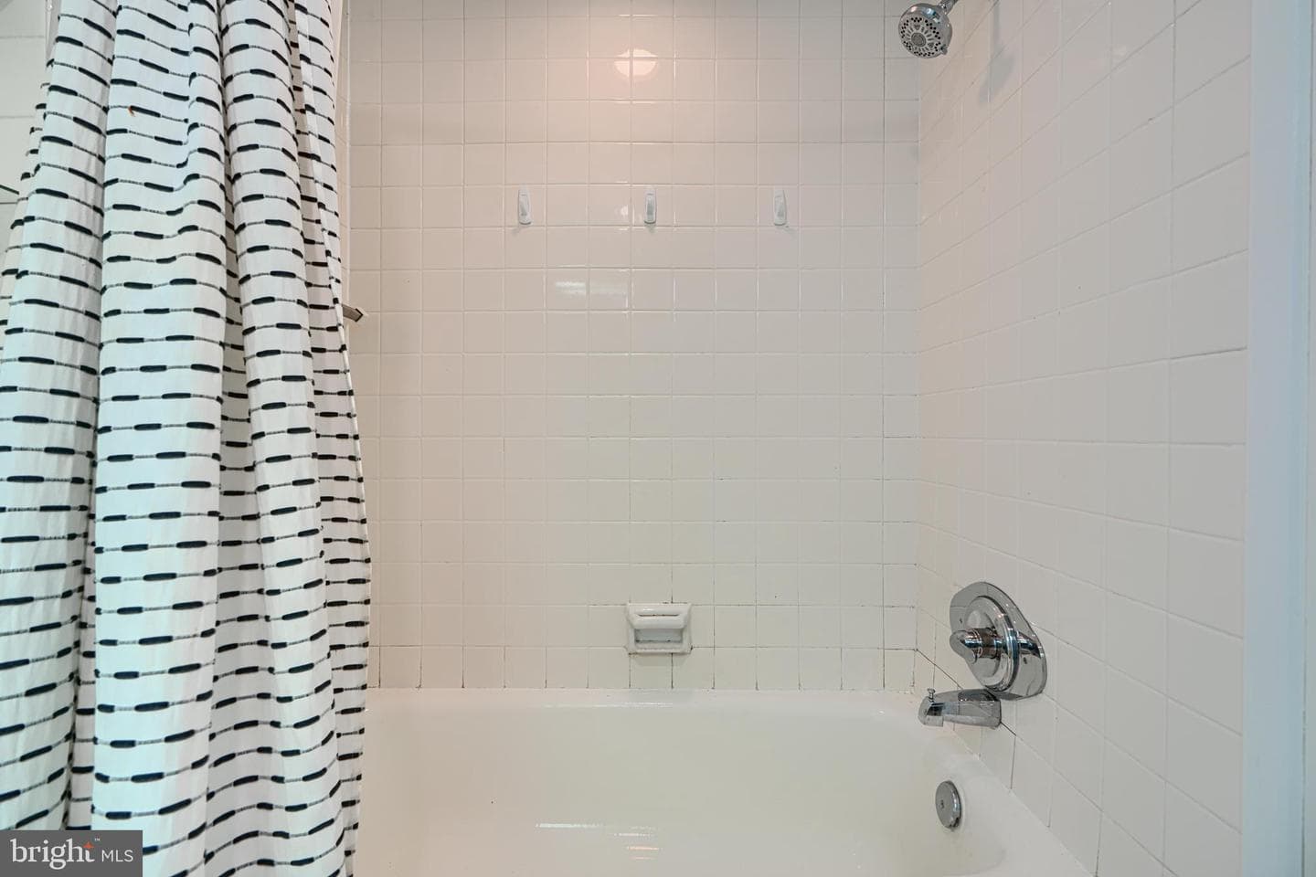 7925 Winterset Avenue photo 9
