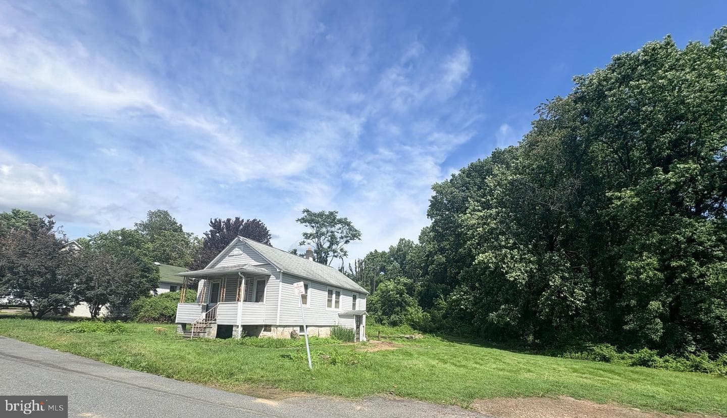 7501 Riddle Avenue photo 2