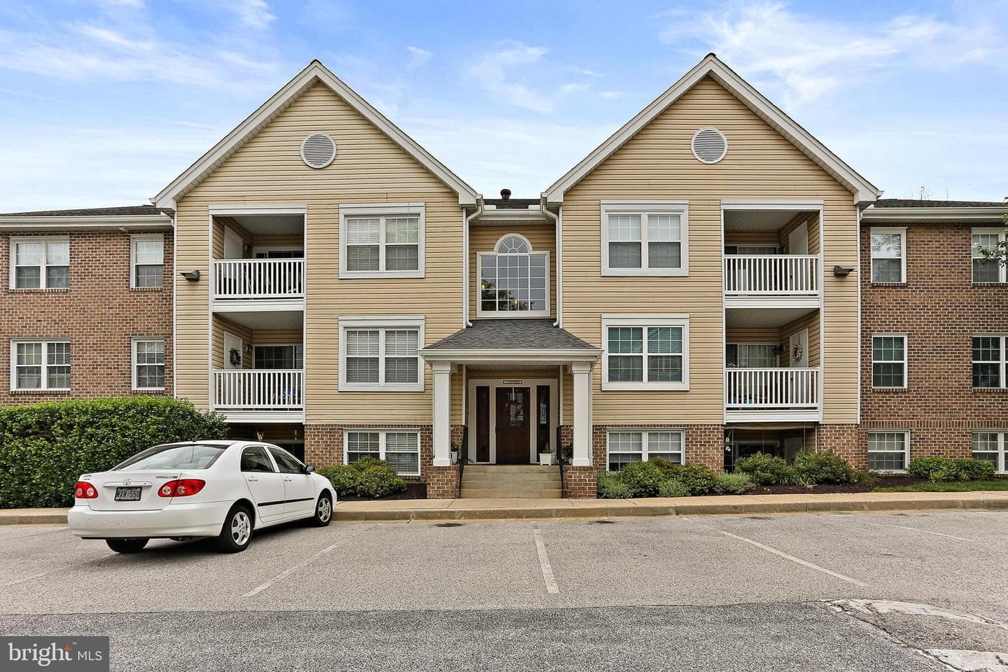 1 Ginford Place #303