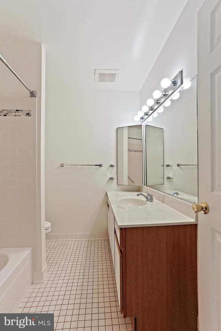 1 Ginford Place #303 photo 24