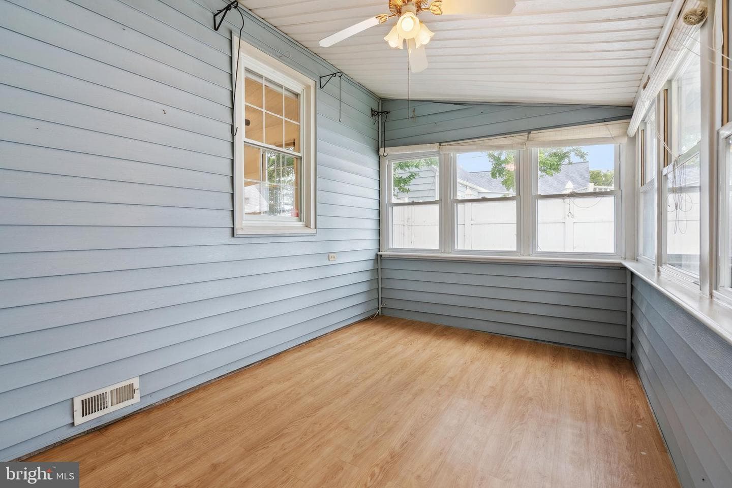 3445 Liberty Parkway photo 22