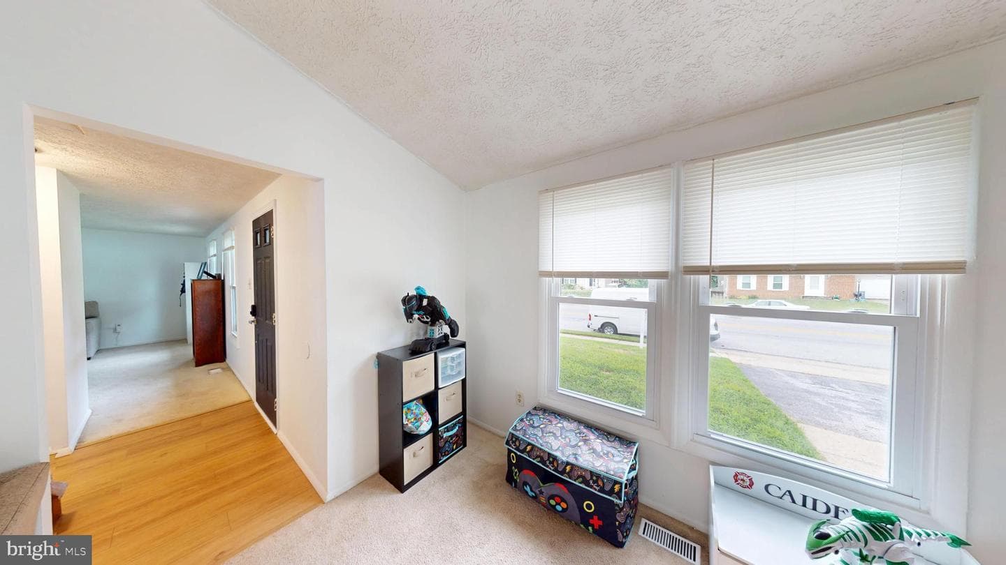 9622 Winands Road photo 13