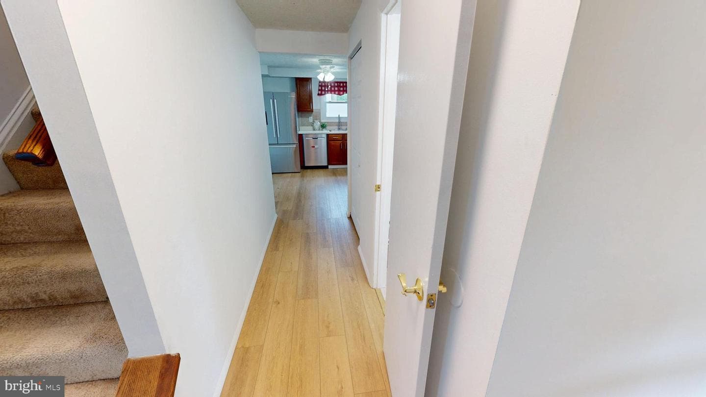 9622 Winands Road photo 2