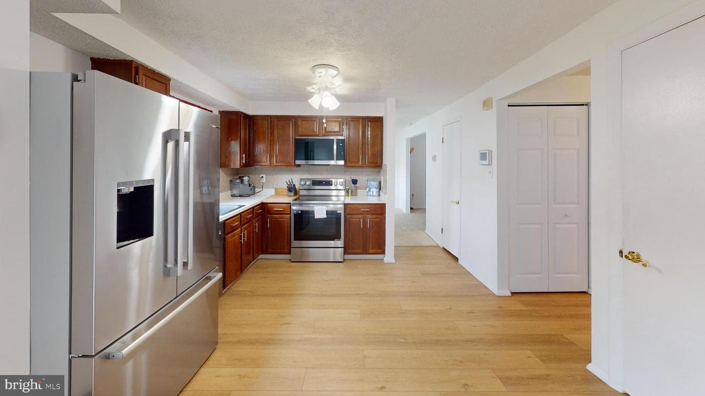 9622 Winands Road photo 3