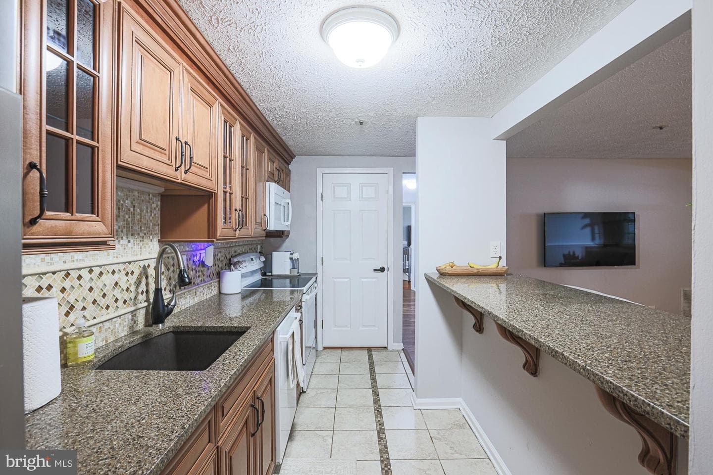 1301 Greenbriar Circle #7-1301 photo 11