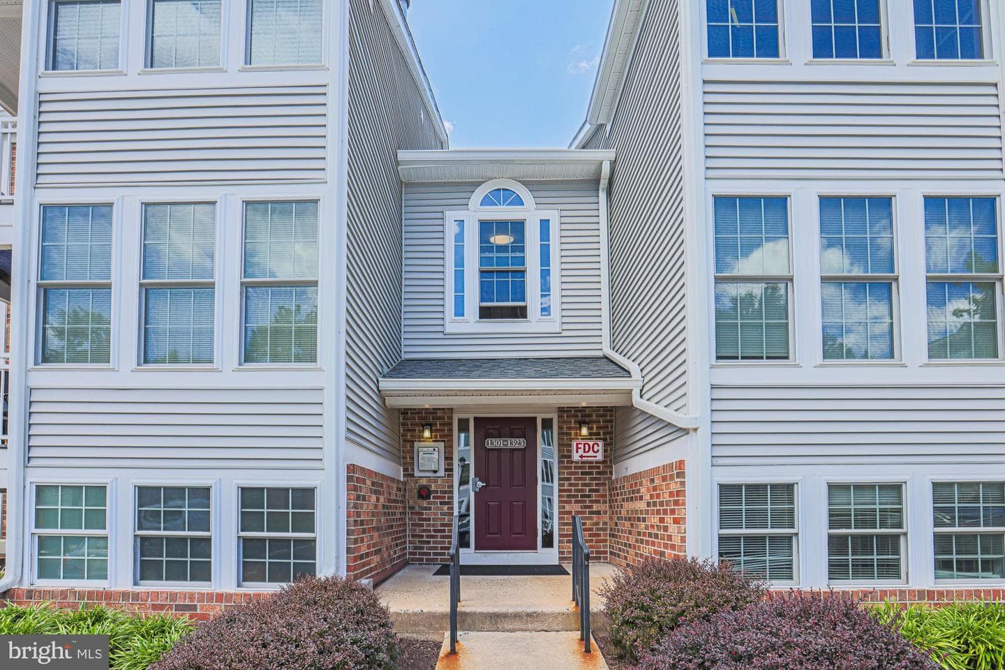 1301 Greenbriar Circle #7-1301 photo 2