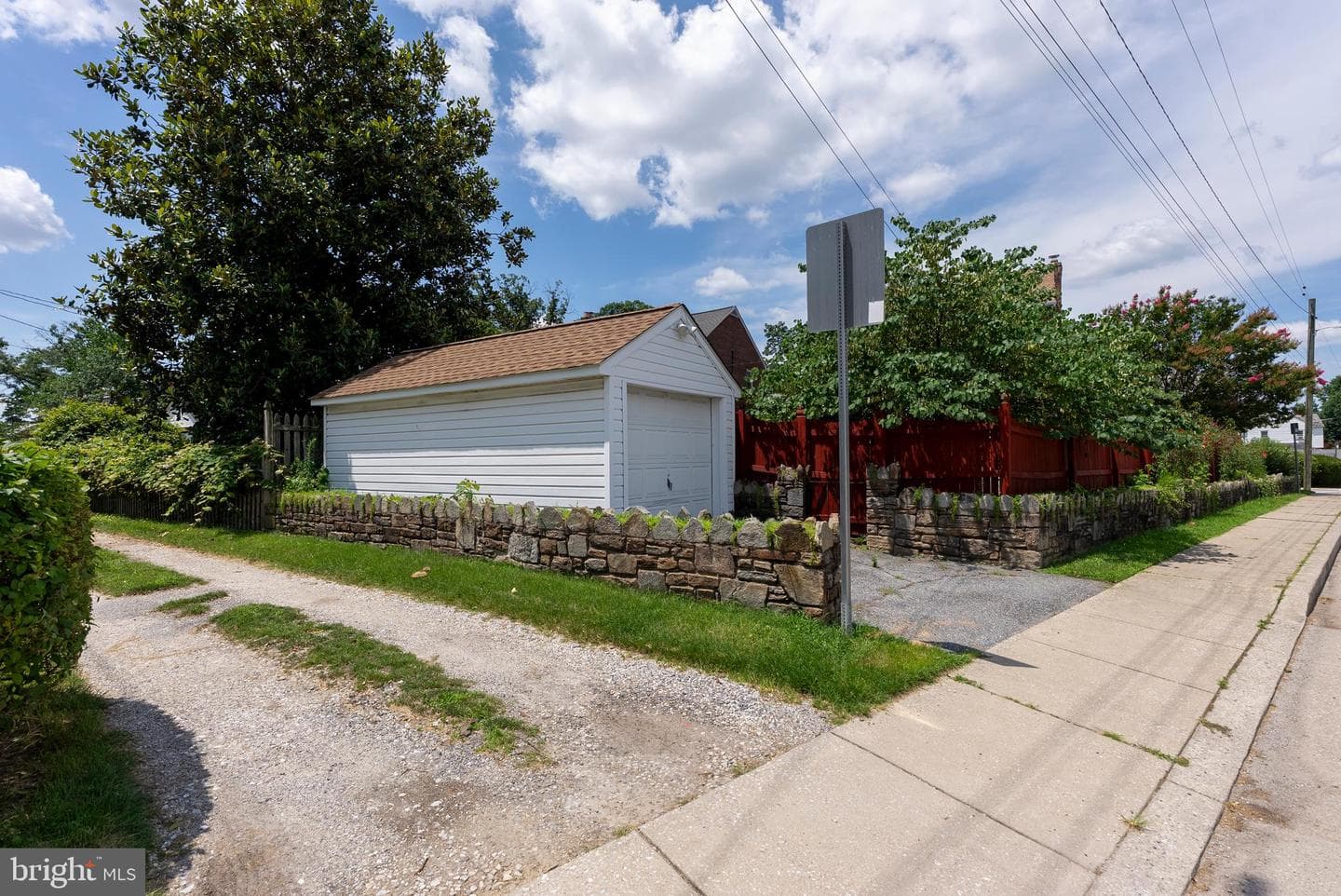 7915 Tilmont Avenue photo 38