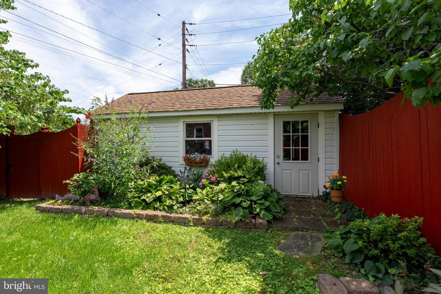 7915 Tilmont Avenue photo 40