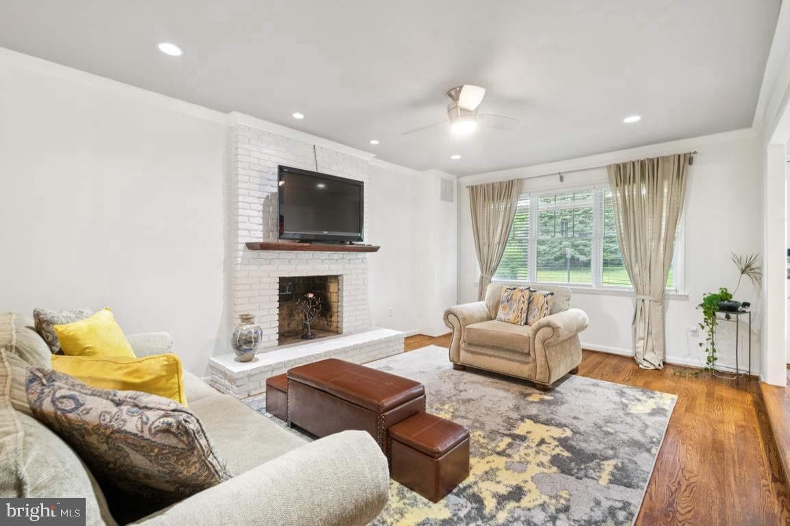 3703 Laburman Drive photo 3